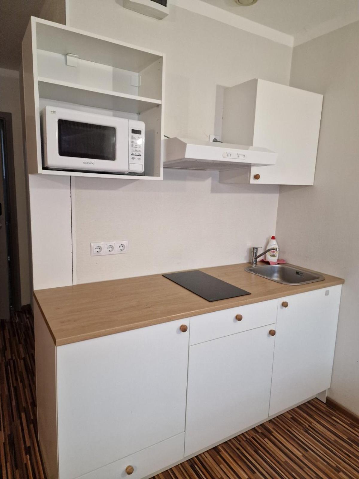 Ecoland Hotel Tallinn Bagian luar foto