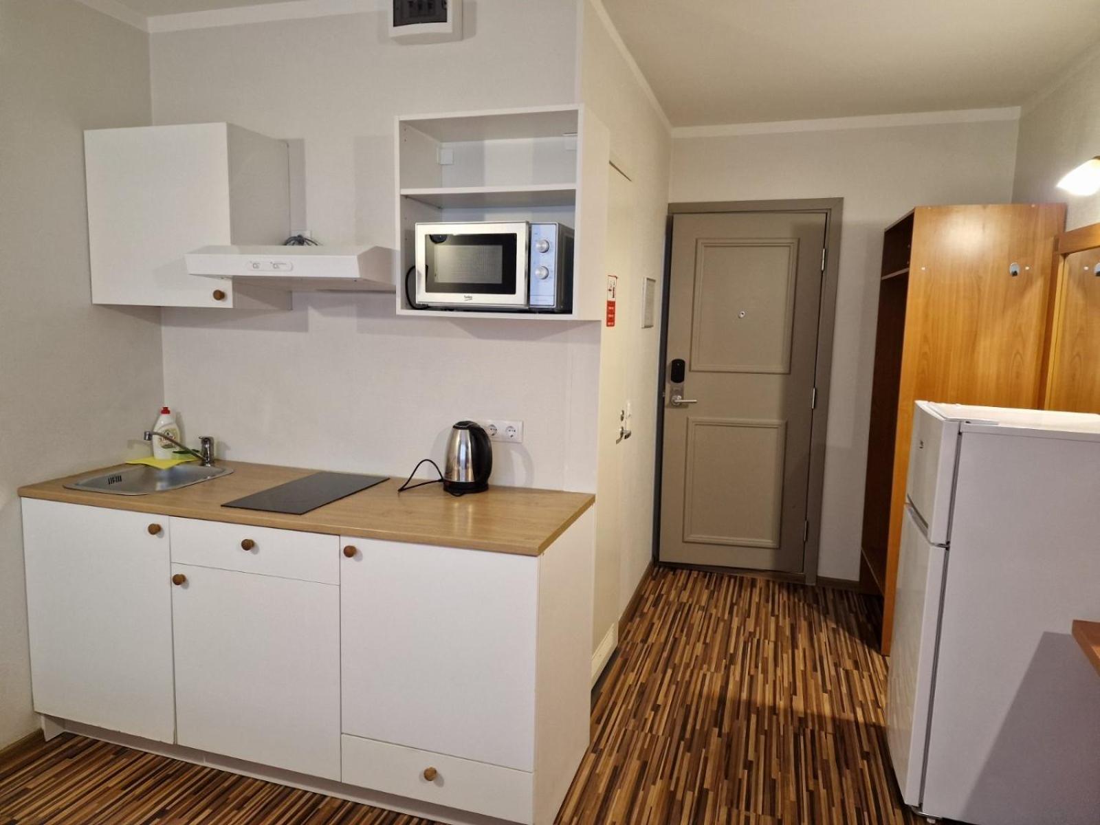 Ecoland Hotel Tallinn Bagian luar foto